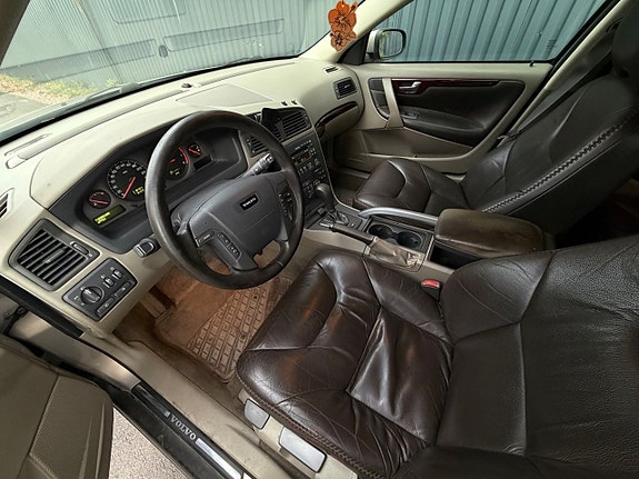 Volvo XC70 5 of 5