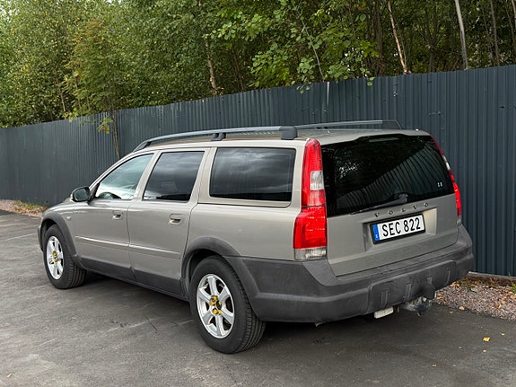 Volvo XC70 2 of 5