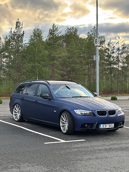 BMW 318d 3 of 9