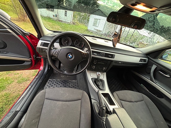 BMW 318d 8 of 9