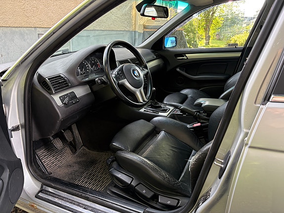 BMW 330Xi 8 of 10