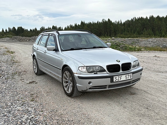 BMW 330Xi 3 of 10
