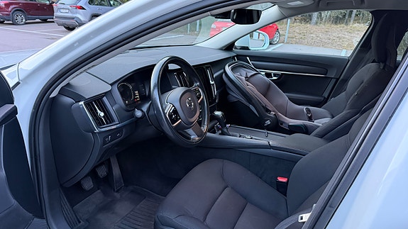 Volvo V90 8 of 12