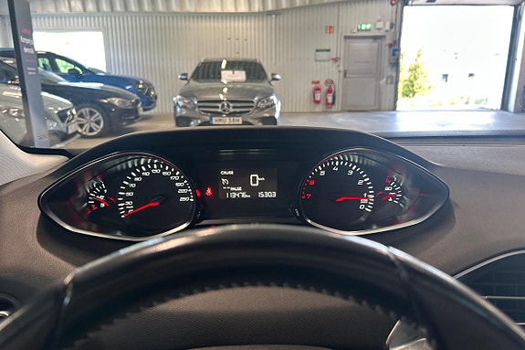 Peugeot 308 SW 17 of 22