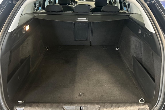 Peugeot 308 SW 10 of 22