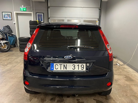 Ford Fiesta 8 of 14