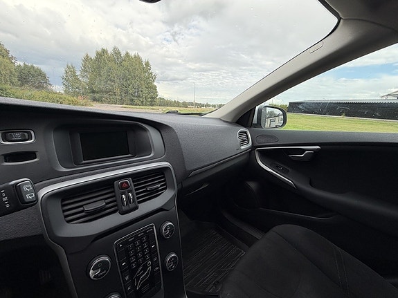 Volvo V40 17 of 20