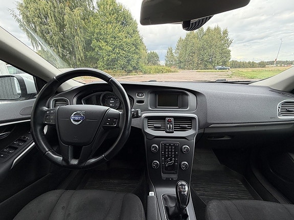 Volvo V40 14 of 20