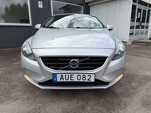 Volvo V40 4 of 20
