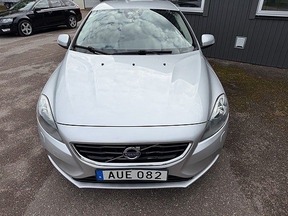 Volvo V40 8 of 20