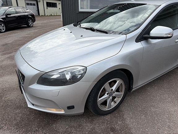 Volvo V40 6 of 20
