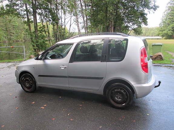 Skoda Roomster 2 of 6
