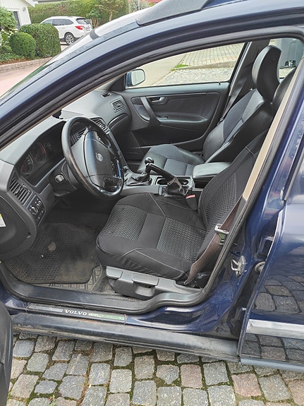 Volvo V70 6 of 8