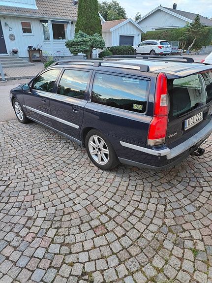 Volvo V70 4 of 8