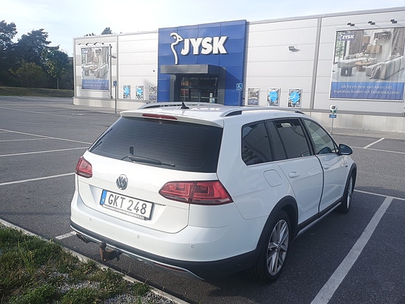 Volkswagen Golf Alltrack 4 of 10