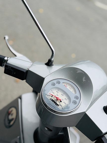 Piaggio Vespa PX 125 E 11 of 14