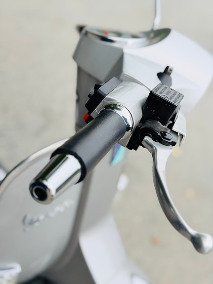 Piaggio Vespa PX 125 E 8 of 14
