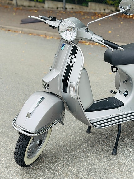 Piaggio Vespa PX 125 E 3 of 14