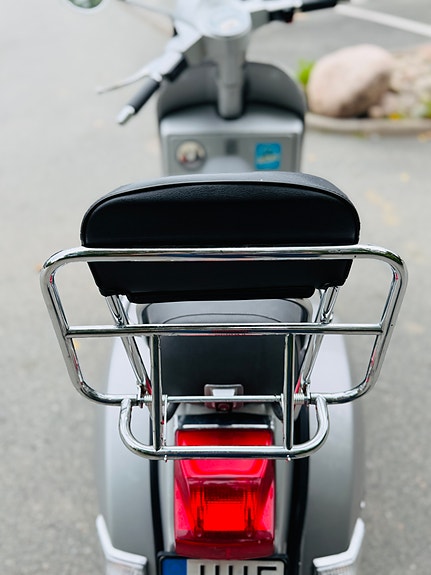 Piaggio Vespa PX 125 E 6 of 14