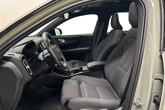 Volvo XC40 13 of 30