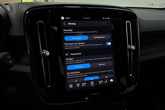 Volvo XC40 21 of 30