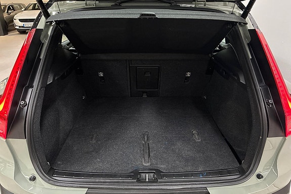 Volvo XC40 11 of 30