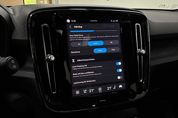 Volvo XC40 23 of 30