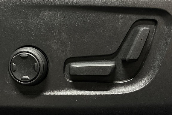 Volvo XC40 30 of 30