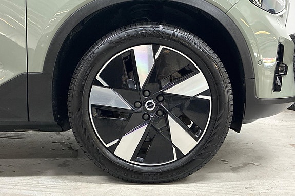 Volvo XC40 10 of 30