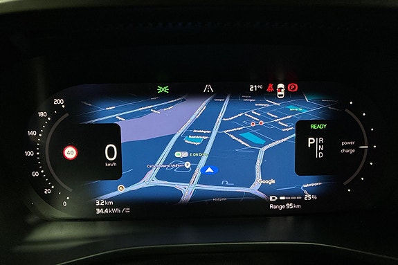 Volvo XC40 17 of 30