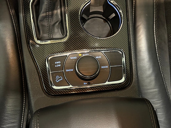 Jeep Grand Cherokee 17 of 30