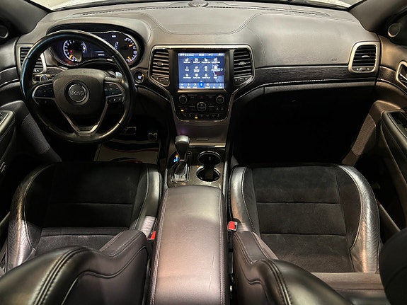 Jeep Grand Cherokee 19 of 30