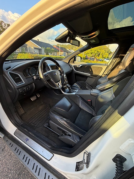 Volvo XC60 4 of 7