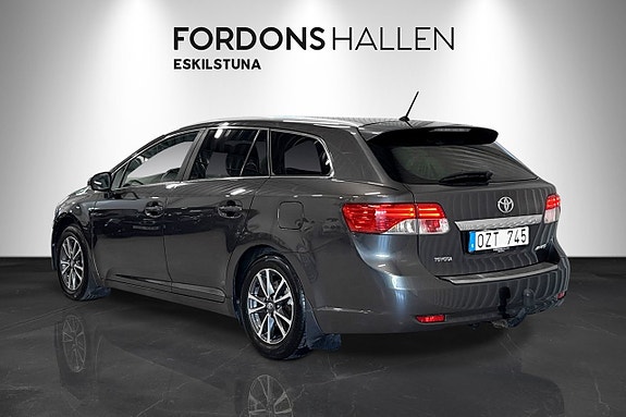 Toyota Avensis 4 of 21