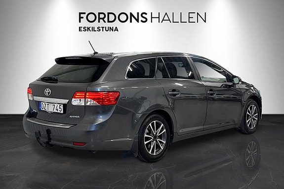 Toyota Avensis 5 of 21
