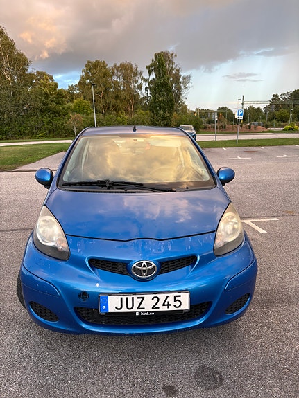 Toyota Aygo 3 of 12