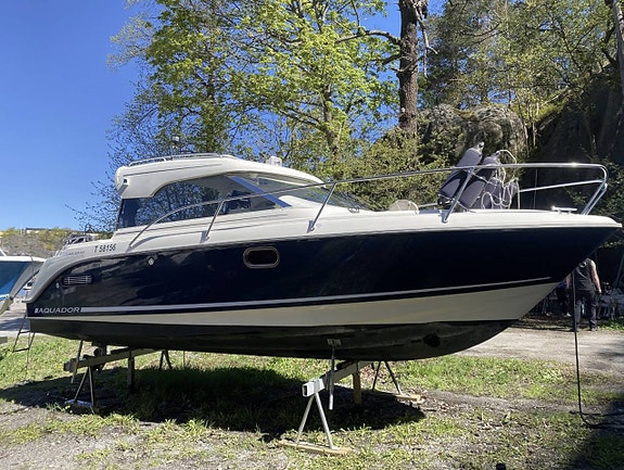 Aquador 23 HT med MerCruiser 220 hk från 2005 / 2 860 kr/mån 11 of 11
