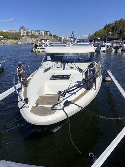 Aquador 23 HT med MerCruiser 220 hk från 2005 / 2 860 kr/mån 2 of 11