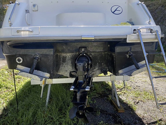 Aquador 23 HT med MerCruiser 220 hk från 2005 / 2 860 kr/mån 9 of 11
