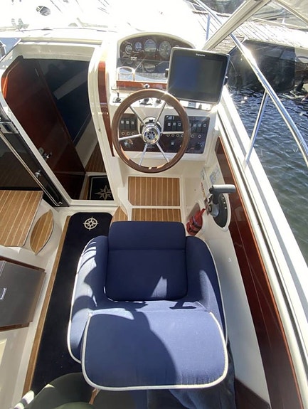 Aquador 23 HT med MerCruiser 220 hk från 2005 / 2 860 kr/mån 3 of 11
