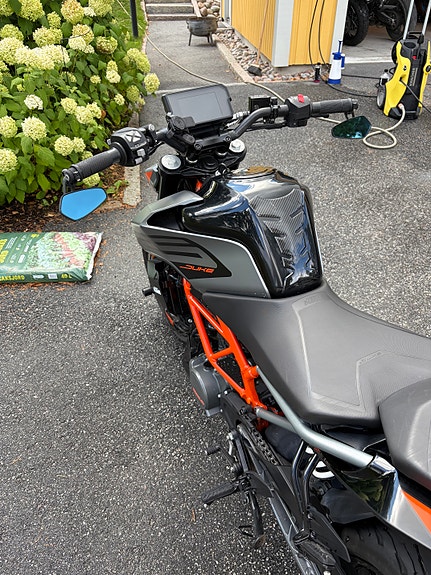 KTM 125 Duke 3 of 6