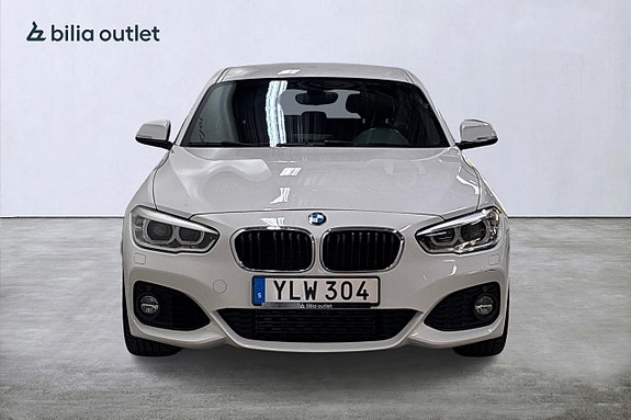 BMW 118i 3 of 27
