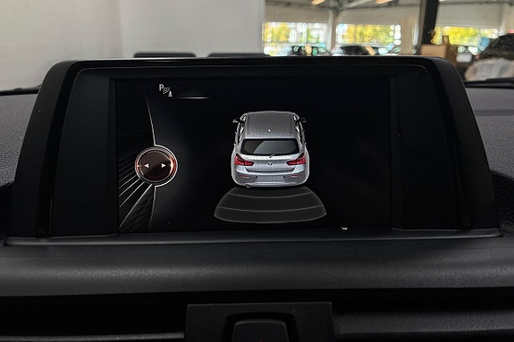 BMW 118i 18 of 27