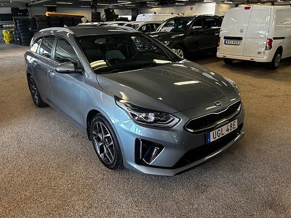Kia Ceed 2 of 9