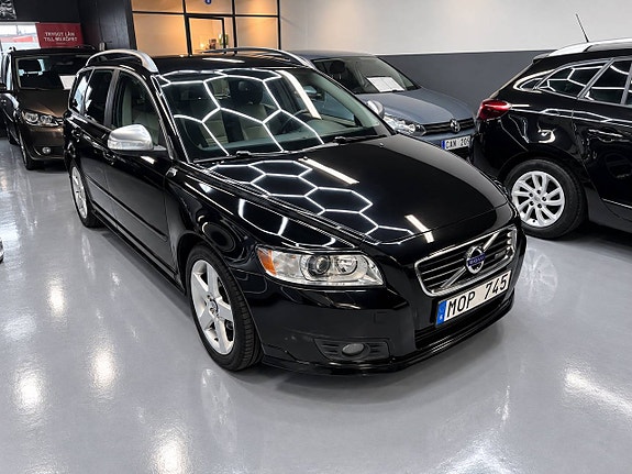 Volvo V50 3 of 13