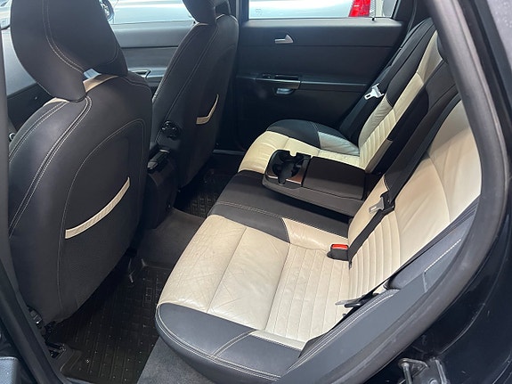 Volvo V50 8 of 13