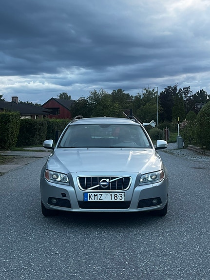 Volvo V70 7 of 26