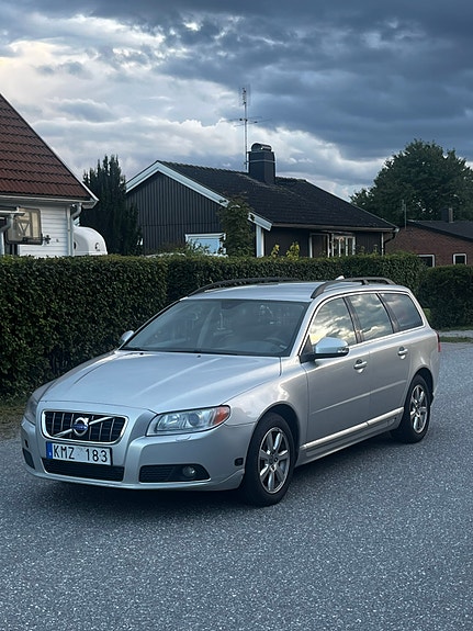 Volvo V70 5 of 26