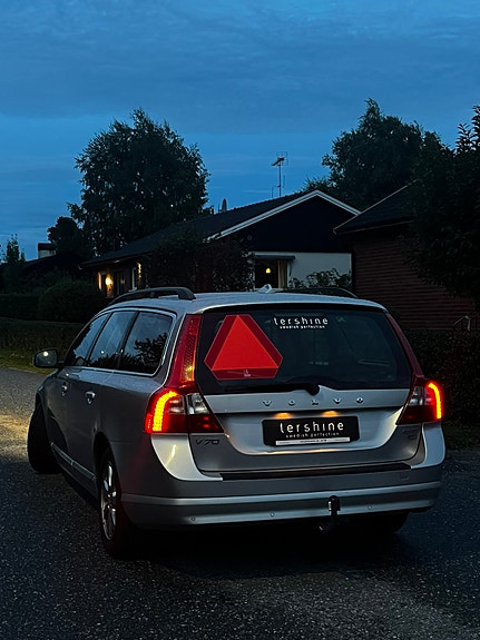 Volvo V70 3 of 26