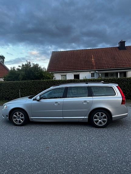 Volvo V70 8 of 26